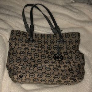 MK handbag in good condition